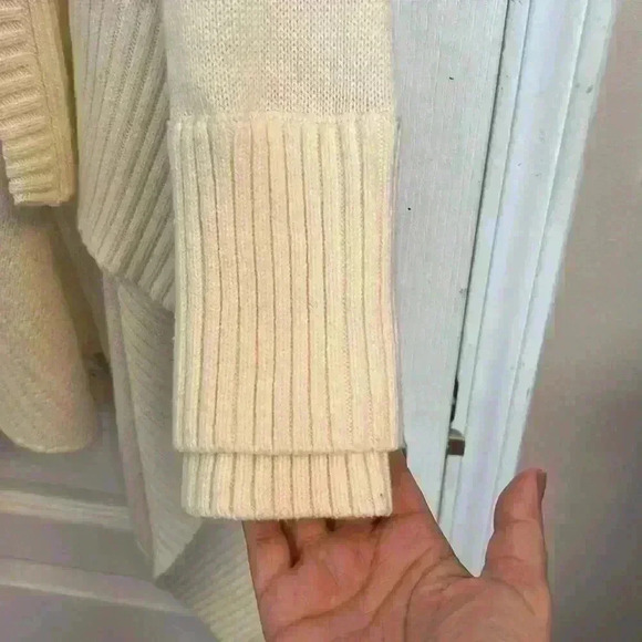 bebe White long Cardigan  Sweater - Picture 4 of 9